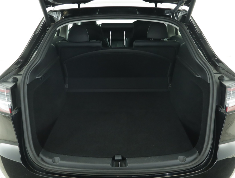 Tesla Model Y, 2023