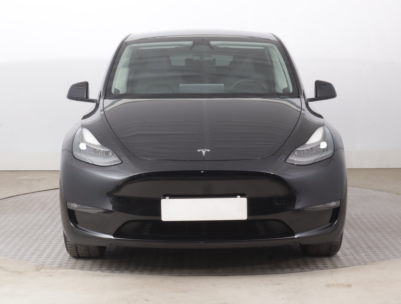 Tesla Model Y - 2023