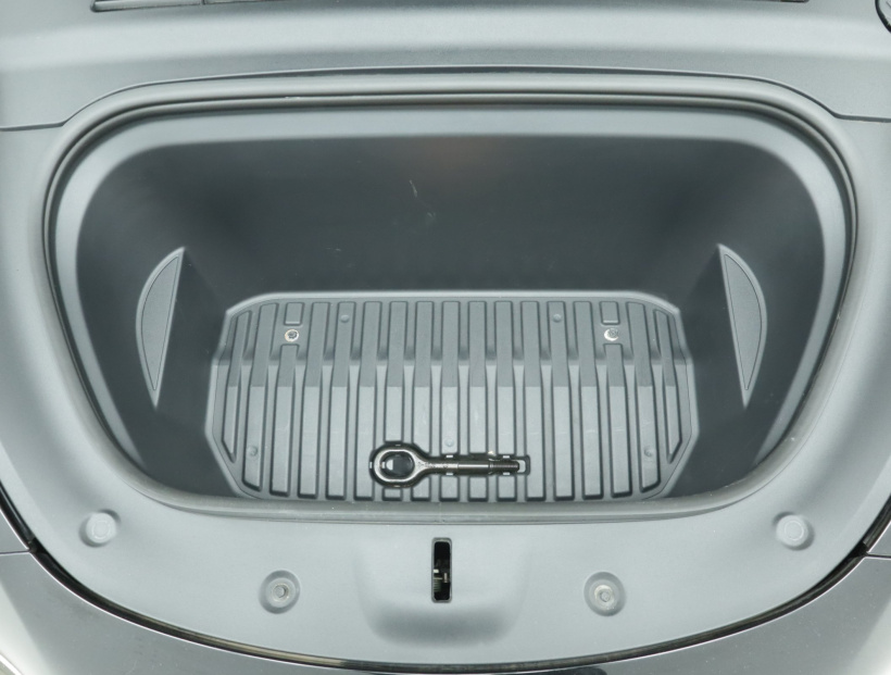 Tesla Model Y, 2023