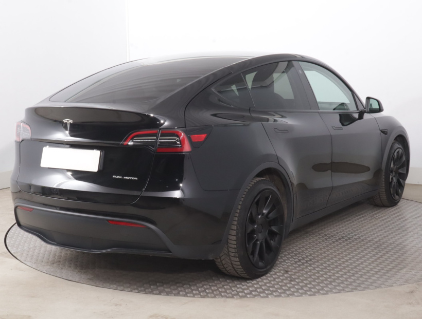Tesla Model Y, 2023