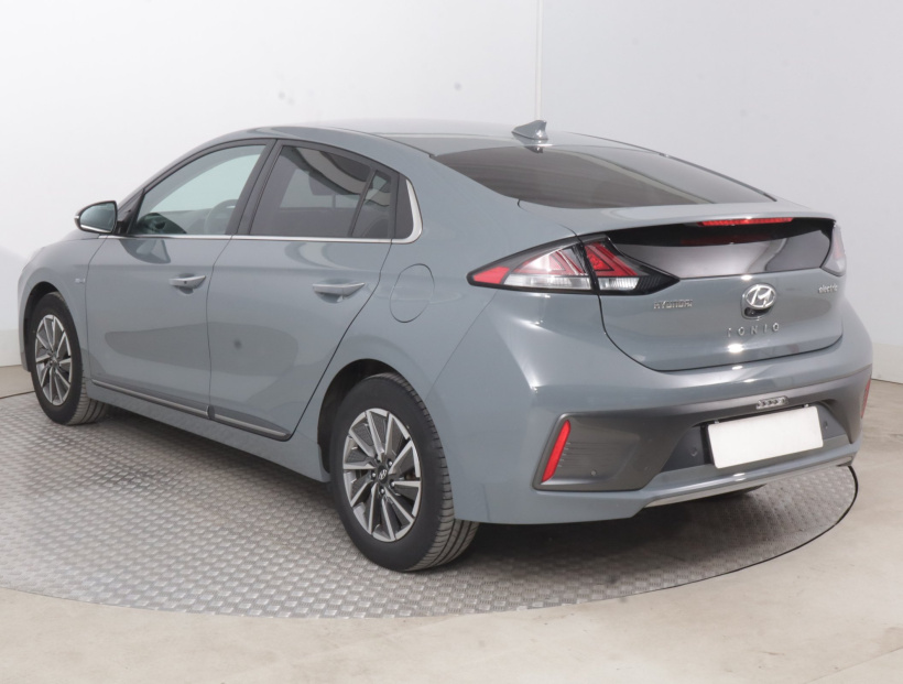 Hyundai Ioniq, 2021