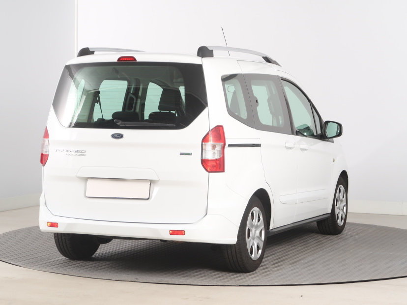 Ford Tourneo Courier, 2017