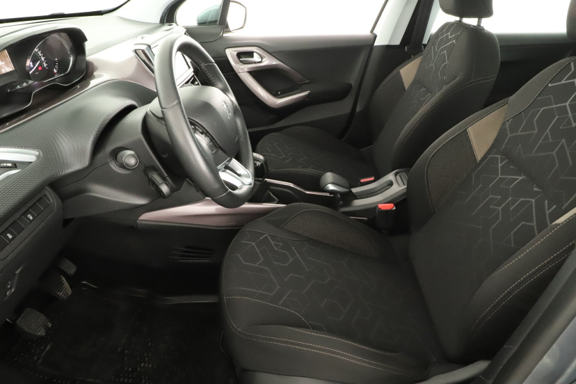 Peugeot 2008, 2015