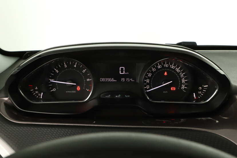 Peugeot 2008, 2015