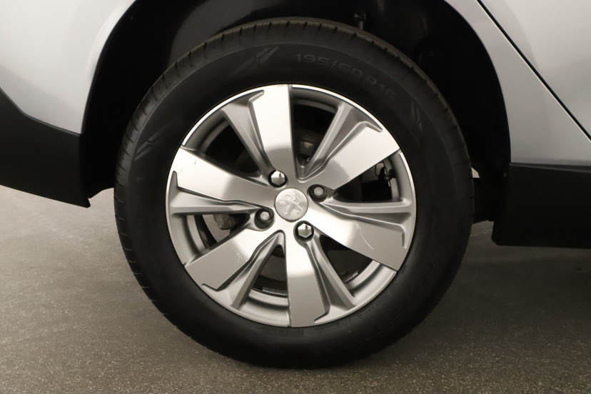 Peugeot 2008, 2015