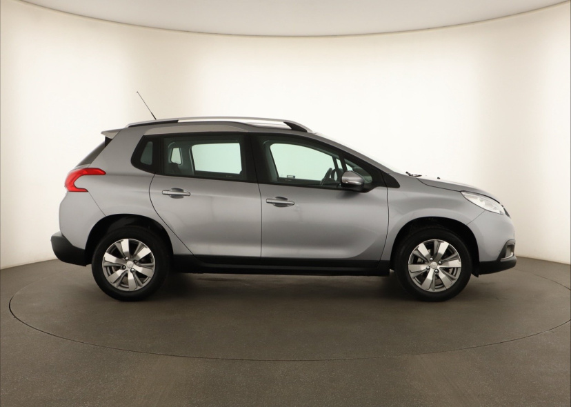 Peugeot 2008, 2015