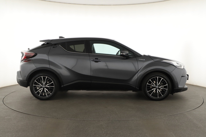 Toyota C-HR, 2018