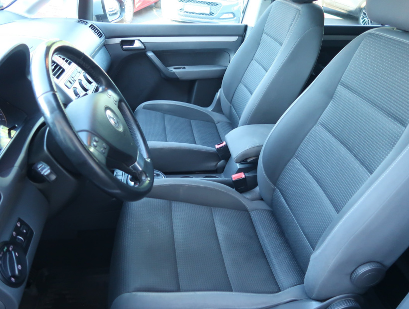 Volkswagen Touran, 2009