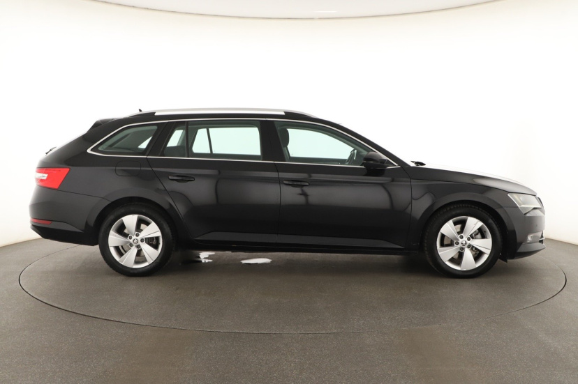 Škoda Superb, 2016