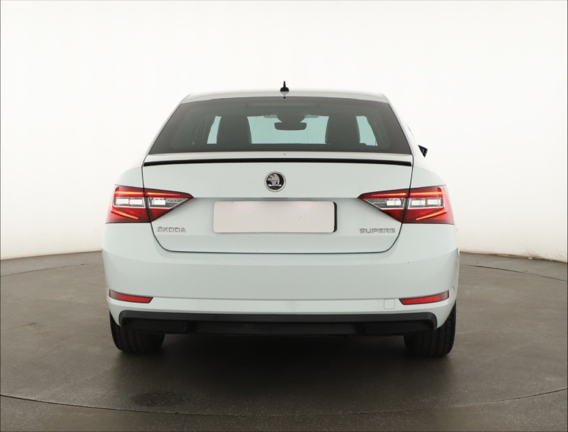 Škoda Superb, 2016