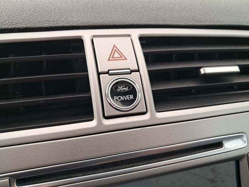 Ford Kuga, 2012