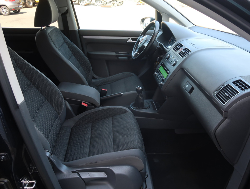 Volkswagen Touran, 2011