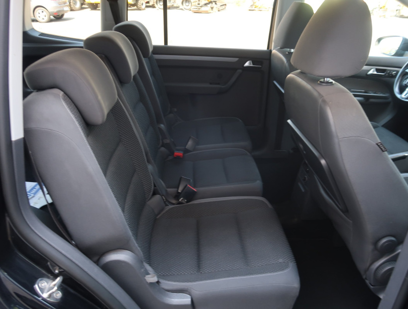 Volkswagen Touran, 2011