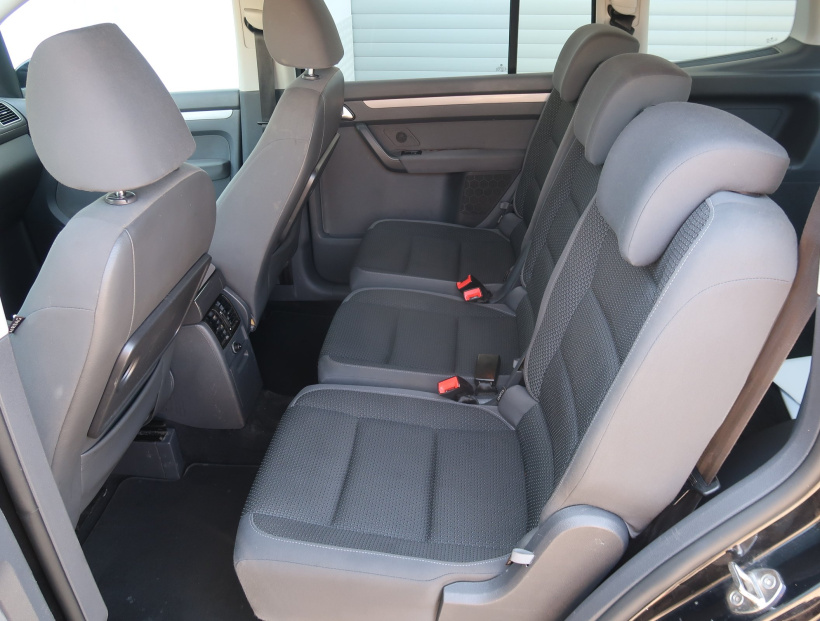 Volkswagen Touran, 2011