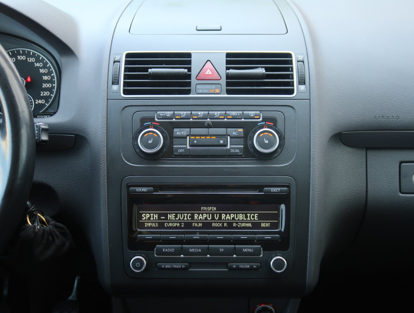 Volkswagen Touran, 2011