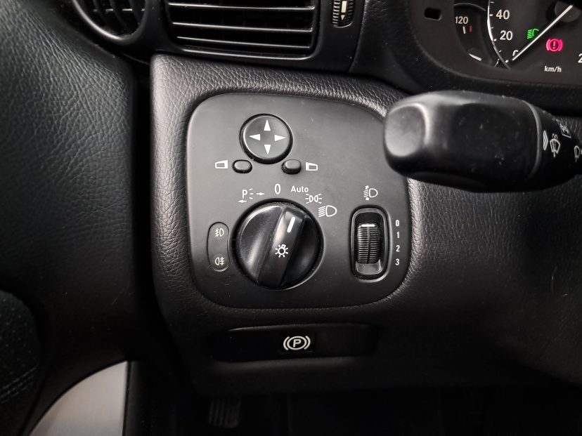 Mercedes-Benz C, 2004
