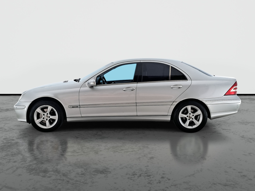 Mercedes-Benz C, 2004