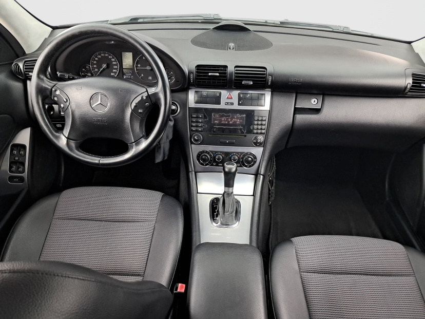 Mercedes-Benz C, 2004
