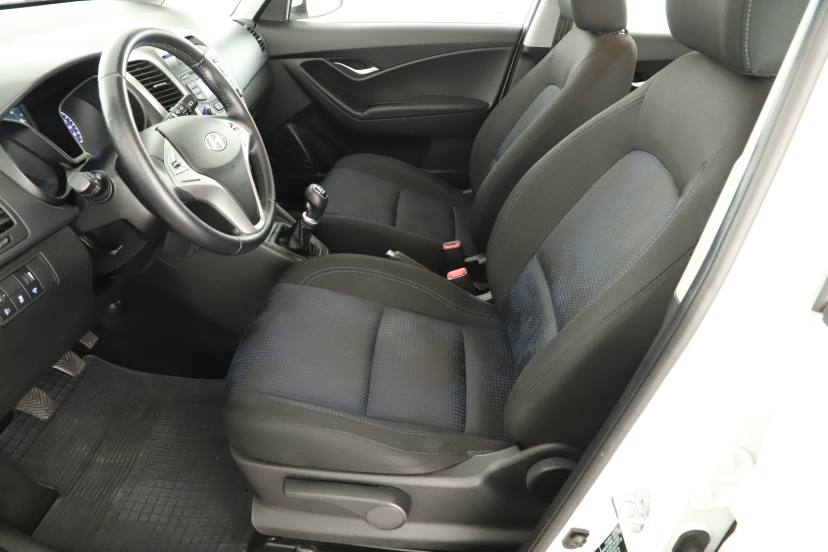 Hyundai ix20, 2012