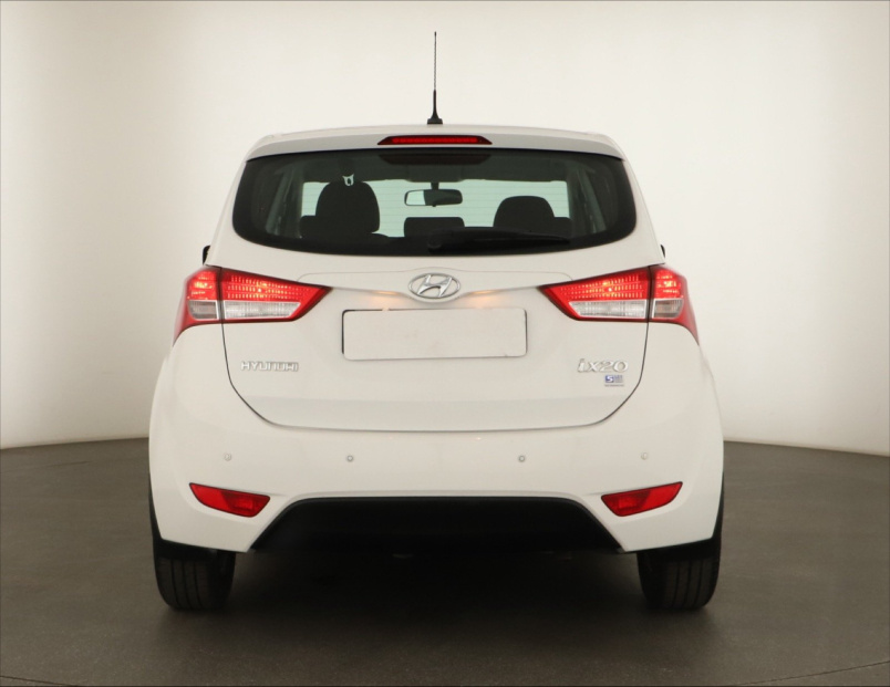Hyundai ix20, 2012