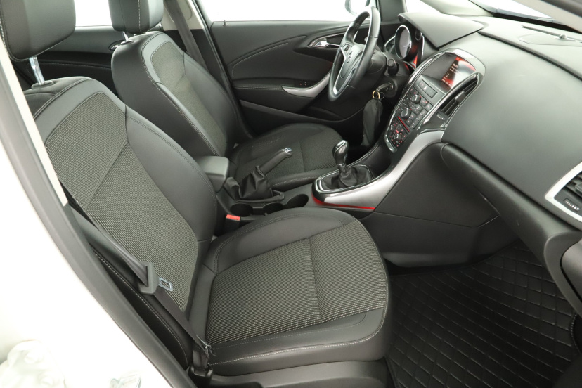 Opel Astra, 2014