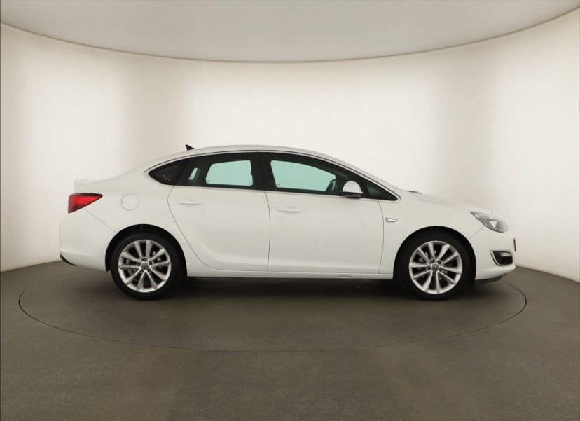 Opel Astra, 2014