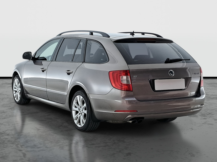 Škoda Superb, 2010
