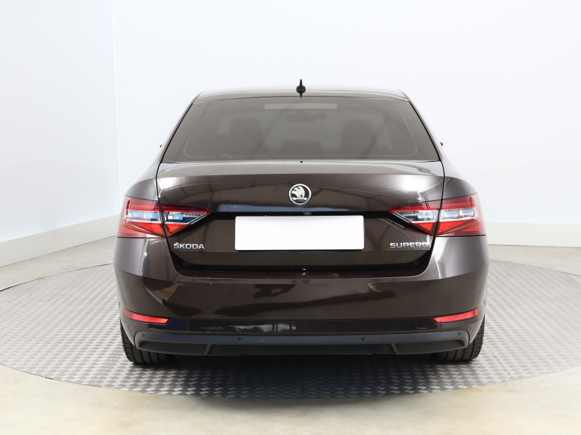 Škoda Superb, 2016