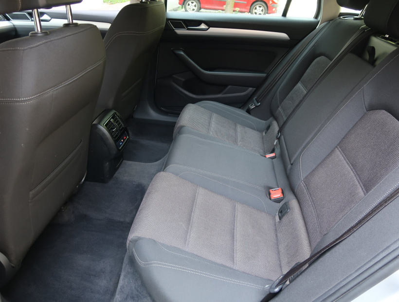 Volkswagen Passat, 2019