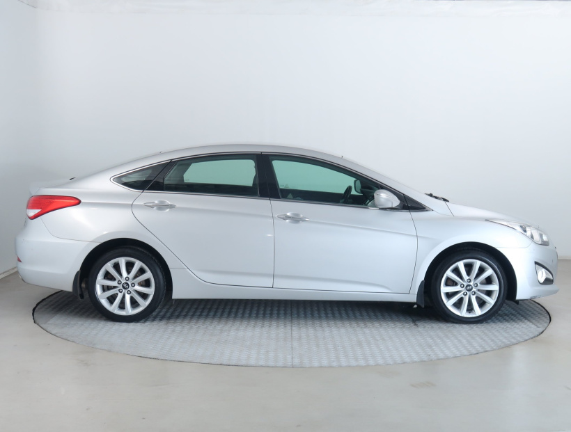 Hyundai i40, 2013