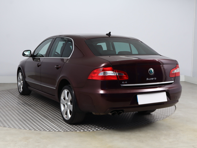 Škoda Superb, 2010