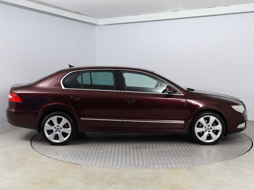 Škoda Superb, 2010
