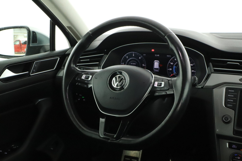 Volkswagen Passat, 2016