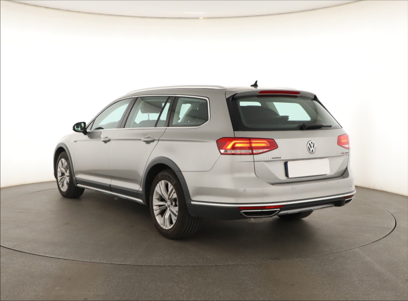 Volkswagen Passat, 2016