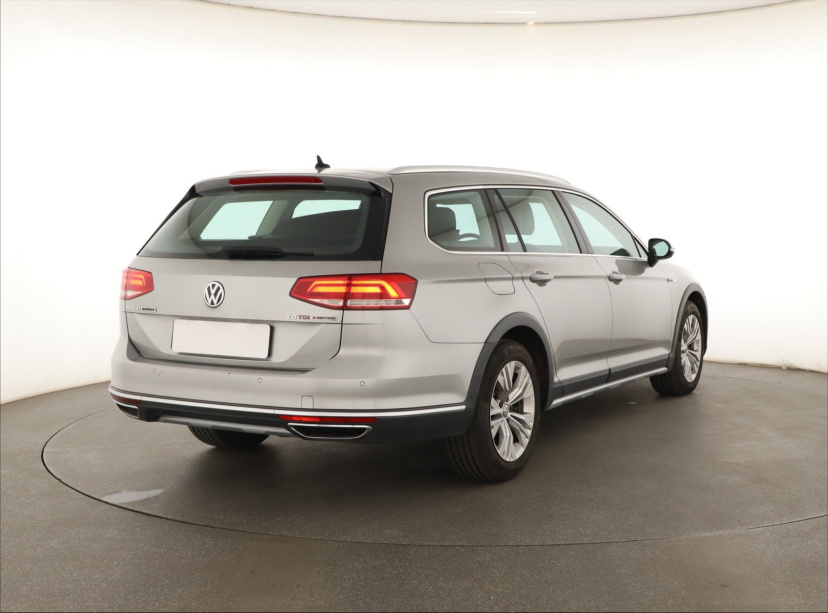 Volkswagen Passat, 2016