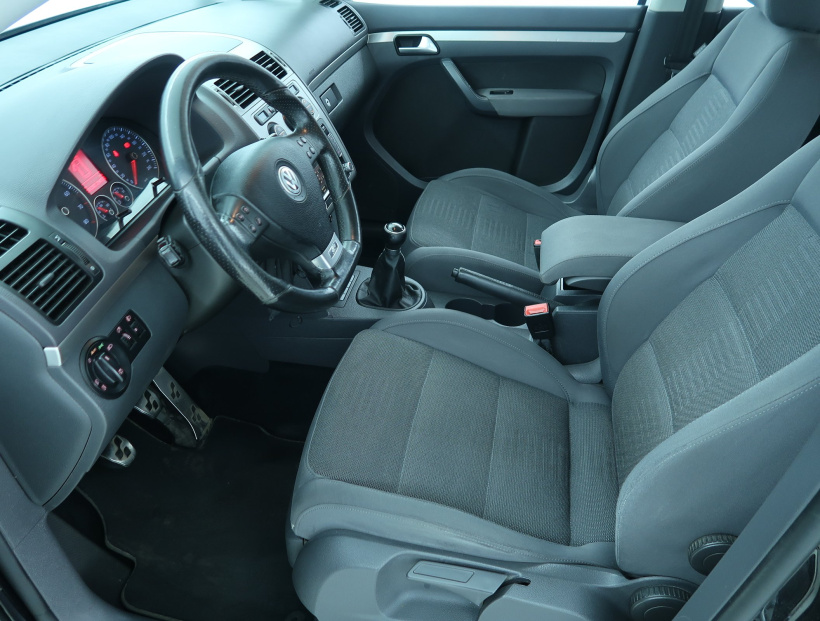 Volkswagen Touran, 2009