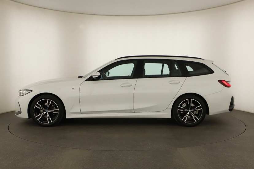 BMW 3, 2022