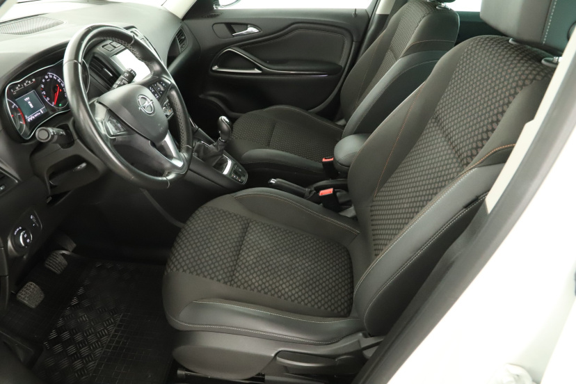 Opel Zafira, 2019