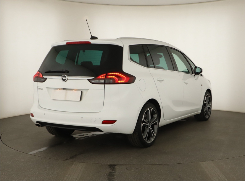 Opel Zafira, 2019
