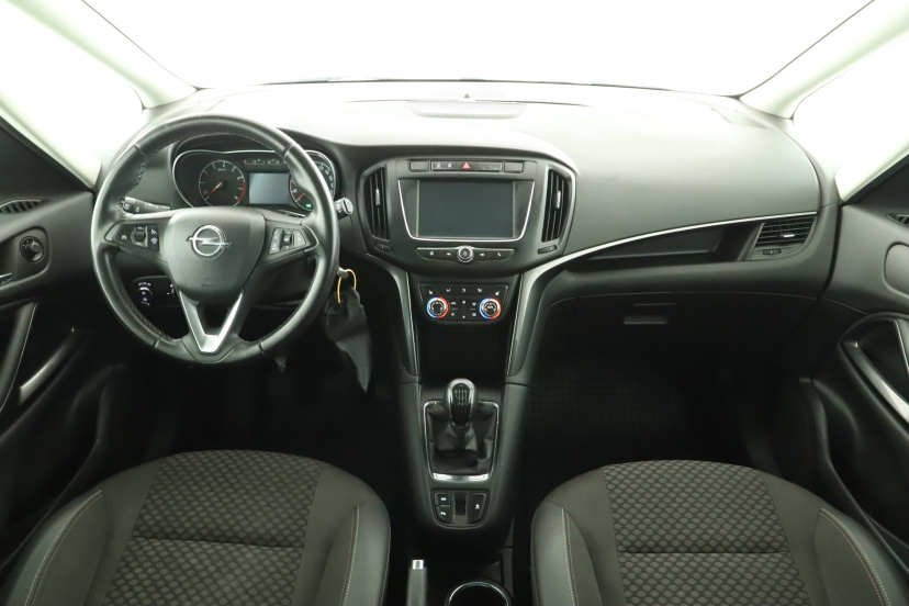 Opel Zafira, 2019