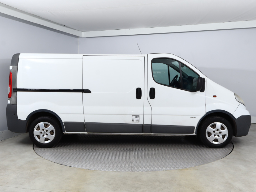 Opel Vivaro, 2011