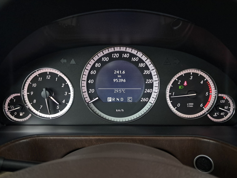 Mercedes-Benz E, 2009