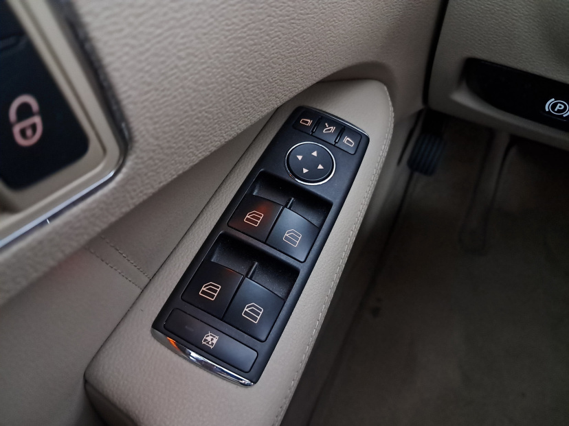 Mercedes-Benz E, 2009