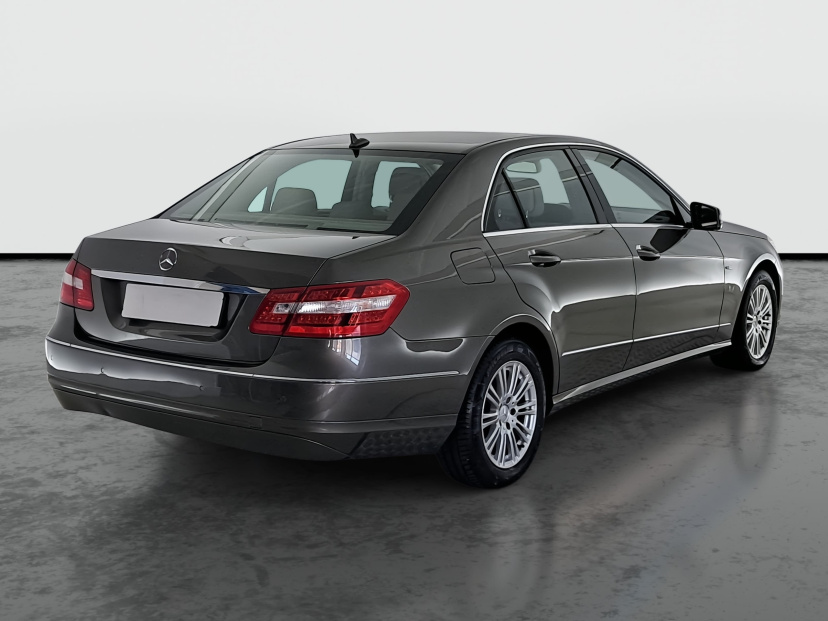 Mercedes-Benz E, 2009