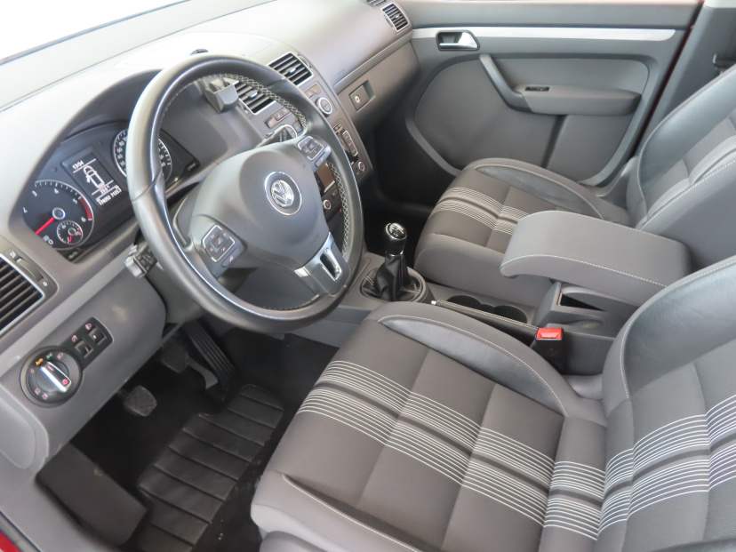 Volkswagen Touran, 2013