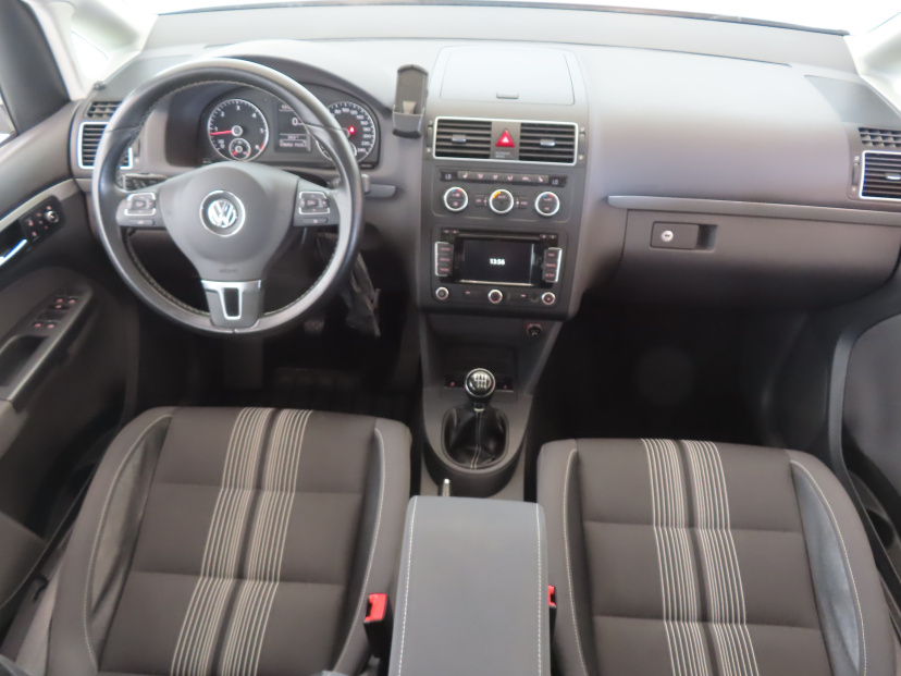 Volkswagen Touran, 2013