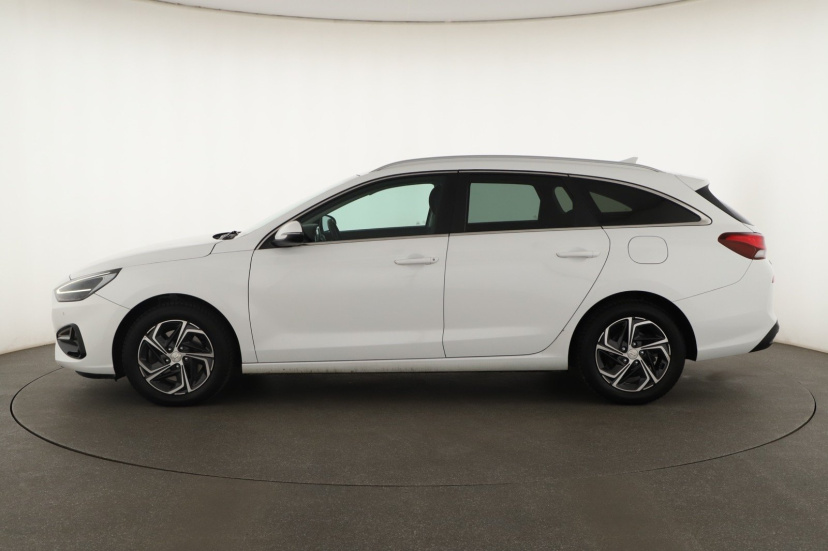 Hyundai i30, 2022