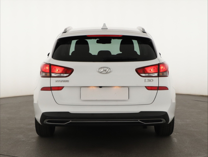 Hyundai i30, 2022
