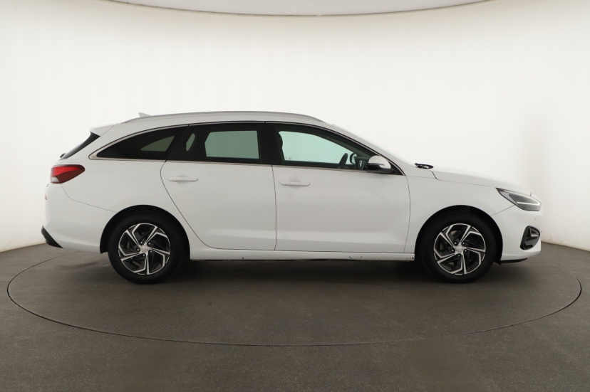 Hyundai i30, 2022