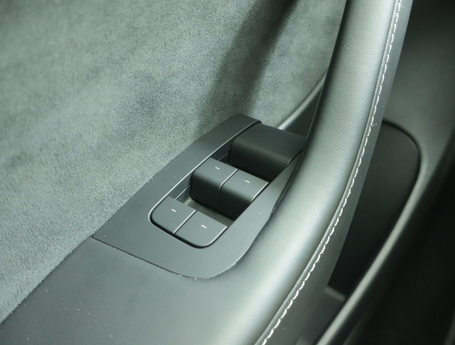 Tesla Model 3 Long Range AWD – fotografie 25